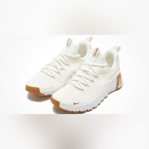 New In Box Nike Free Metcon 6 Training Shoes Sail/Monarch-White Women’s Size 6.5